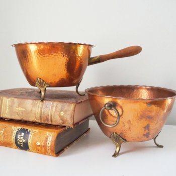 Set of two vintage copper planters | Vintage planters | Footed copper planters | Copper planter with handle | Hammered copper planters