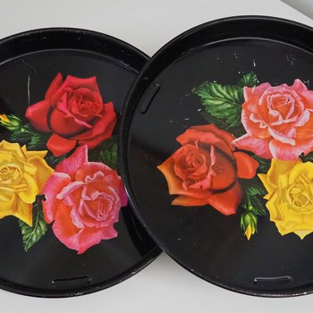 Set of two vintage trays | Vintage rose trays | Vintage floral metal serving tray | Retro trays