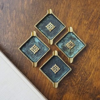 Vintage brass ashtray set | Set of four brass ashtrays | Small vintage ashtrays | Brass ashtray | Brass ashtray set