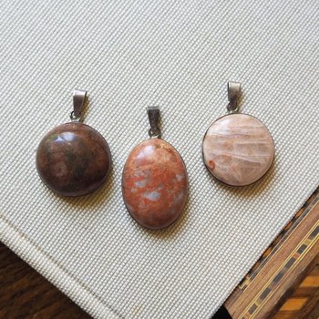 Vintage pendants | Semi-precious stone pendants | Simple stone pendants | Vintage jewelry | Silver and stone pendants