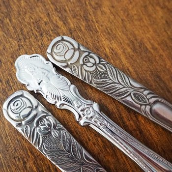 Vintage cake knives | Vintage silver tone cake knives  | Stainless steel cake knives | Ornate cake servers | Mismatched cake knives