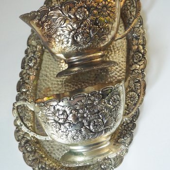 Vintage creamer and sugar bowl set | Vintage silver plated creamer and sugar set | Vintage creamer and sugar bowl set