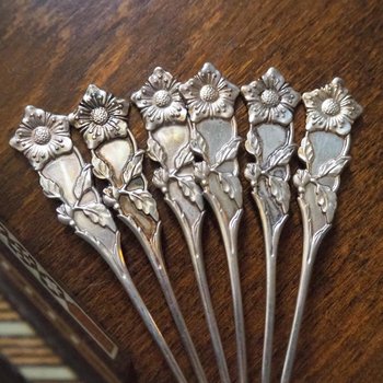 Set of six vintage teaspoons | Large alpacca silver teaspoons | Matching teaspoons | Floral teaspoon set | Vintage alpacca teaspoons