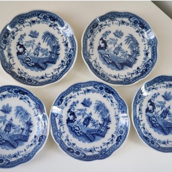 Vintage Arabia plates | Arabia Singapore saucers | Set of five Arabia Singapore saucers | Decorative blue and white plates | Arabia Finland