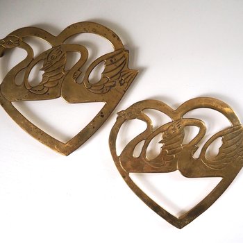 Vintage brass trivets | Set of two matching swan trivets | Heart shaped brass trivets | Brass trivets | Vintage kitchenware | Swan trivets