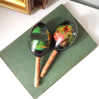 Vintage maracas | Vintage hand-painted maracas | Wooden maracas | Spanish maracas | Set of two vintage maracas | Vintage maracas from Spain