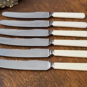 Set of six vintage knives | Sheffield knives | Vintage stainless steel knives | Vintage knife set | Atkinson Brothers knives | Bakelite
