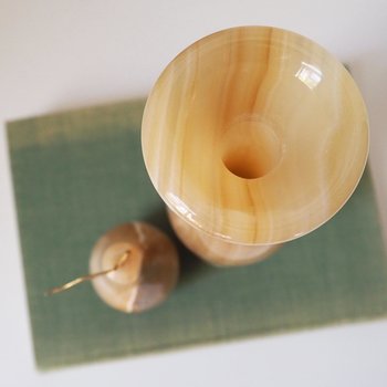 Vintage onyx marble home decor set | Onyx marble vase and pear | Vintage bud vase | Vintage single flower vase | Onyx marble home decor